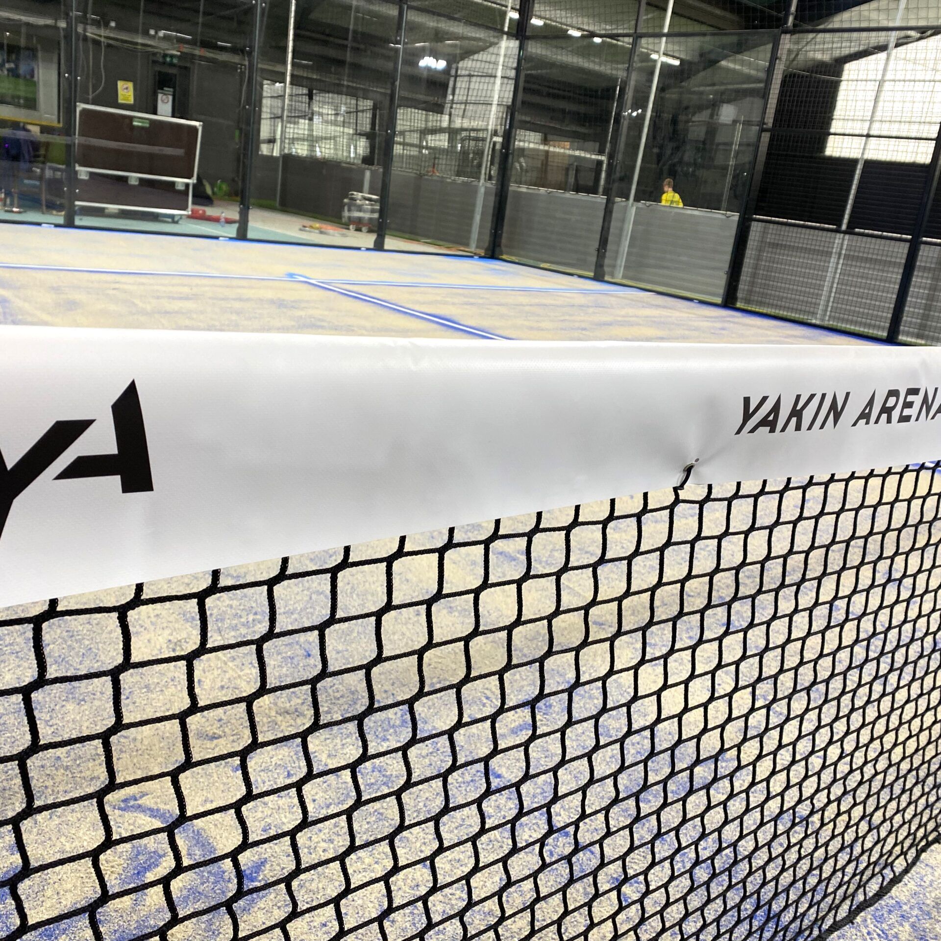 Wir bieten Verkauf und professionelle Installation von Padel-Tennisplätzen für Sportclubs, Gemeinden und Privatpersonen. Erfahren Sie mehr über unsere Dienstleistungen. Kunstrasenprofi Schweiz AG - Ihr Partner für Padel Anlagen