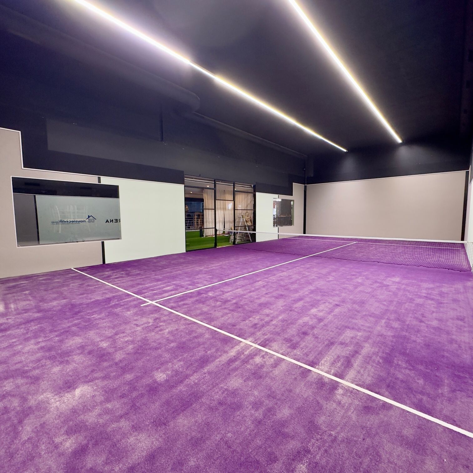 Wir bieten Verkauf und professionelle Installation von Padel-Tennisplätzen für Sportclubs, Gemeinden und Privatpersonen. Erfahren Sie mehr über unsere Dienstleistungen. Kunstrasenprofi Schweiz AG - Ihr Partner für Padel Anlagen