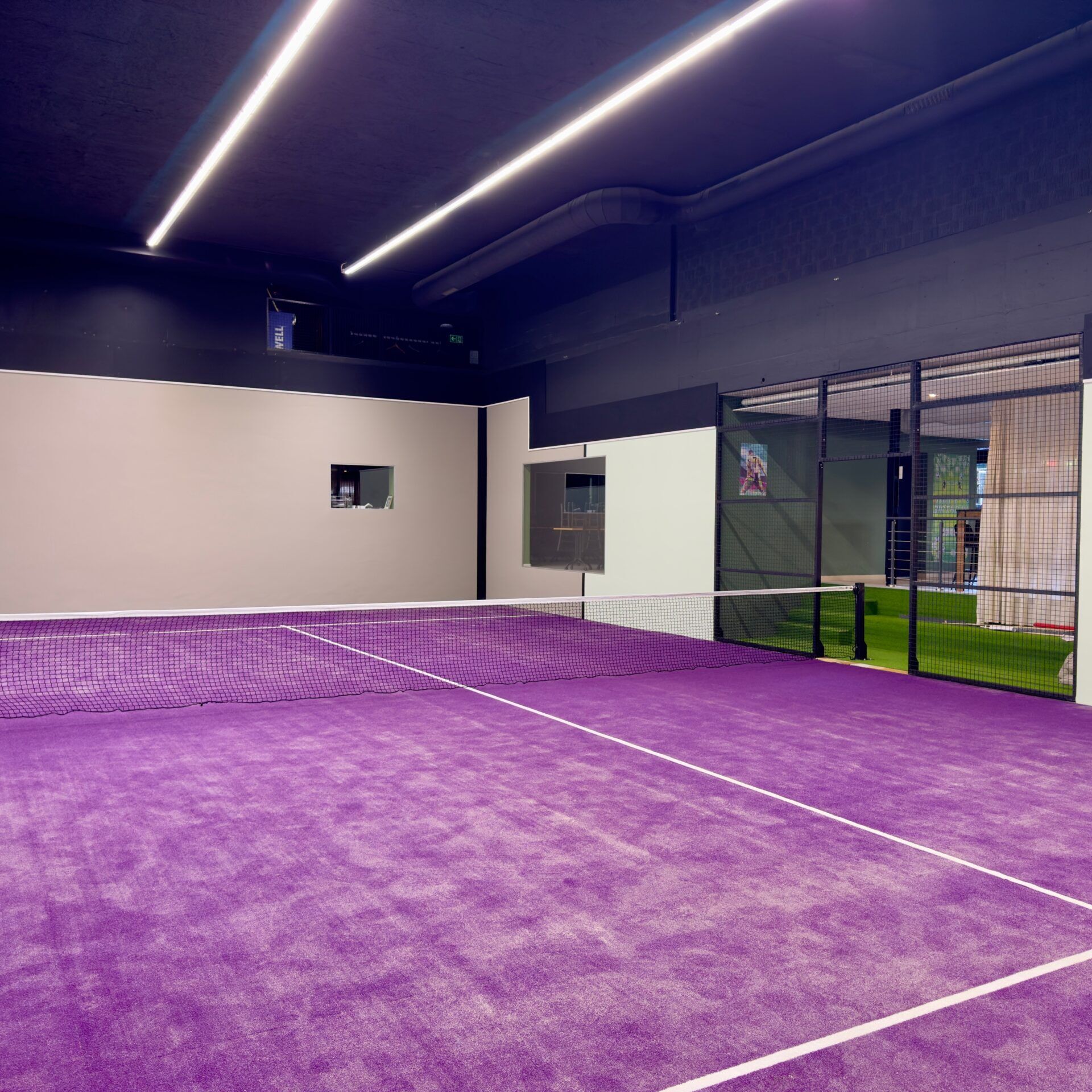 Wir bieten Verkauf und professionelle Installation von Padel-Tennisplätzen für Sportclubs, Gemeinden und Privatpersonen. Erfahren Sie mehr über unsere Dienstleistungen. Kunstrasenprofi Schweiz AG - Ihr Partner für Padel Anlagen